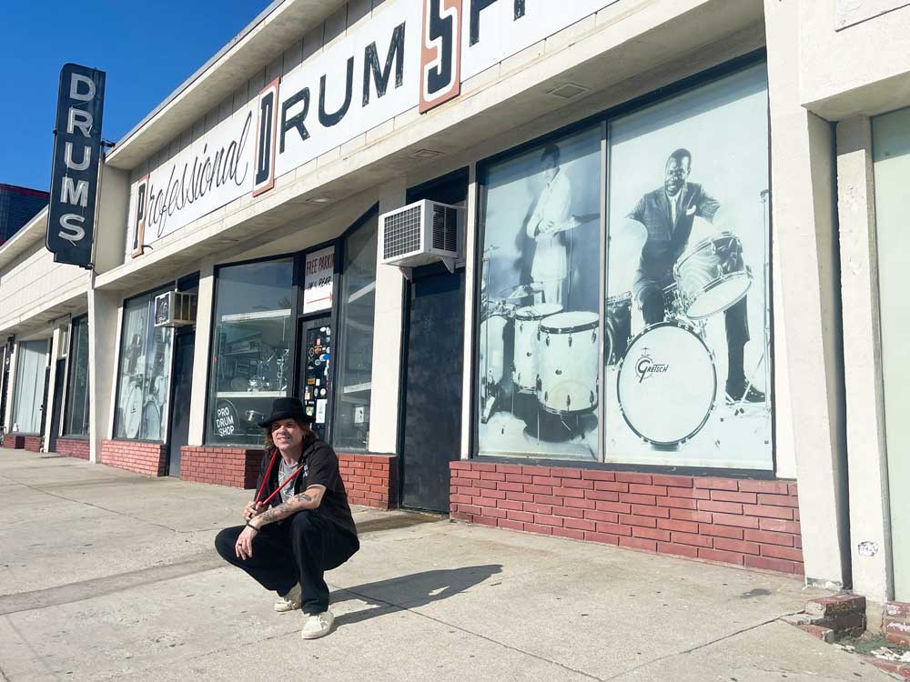 Sven Svenimal Bakker recording for their Instagram @ Pro Drum Shop, Hollywood, (2024) (svenimal.art)