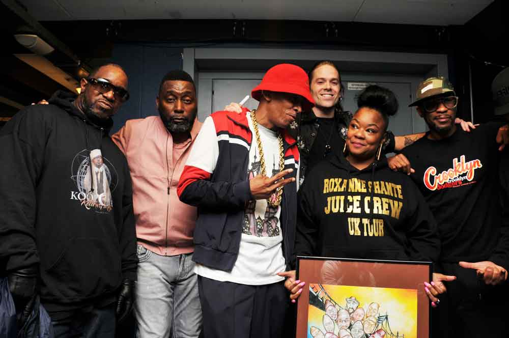 Cartoon drawing Juice Crew with Mr. Magic & Marley Marl @ ‘t Paard, Den Haag. Polychtromos on Canson Montval Aquarelle 300 gr (40x50cm) (2017) (svenimal.art) Photo: Stijn Coppens