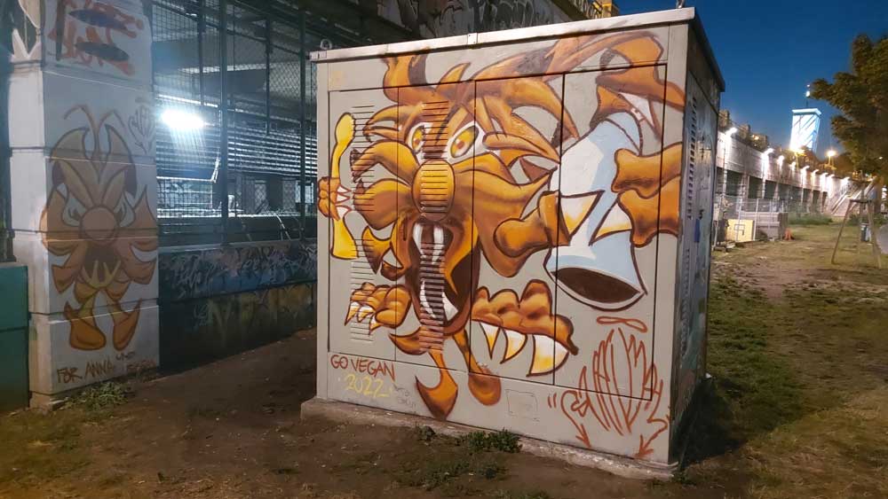 Svenimal graffiti character cartoon streetart @ Vienna (2022) (svenimal.art)