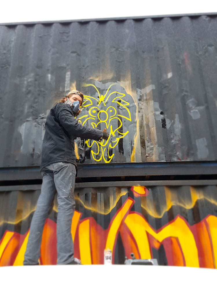 Sven Bakker with Svenimal graffiti sketch @ Amsterdam Noord (2017) (svenimal.art)