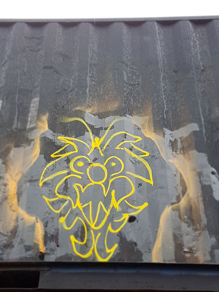 Svenimal graffiti character cartoon streetart piece @ Amsterdam Noord (2017) (svenimal.art)