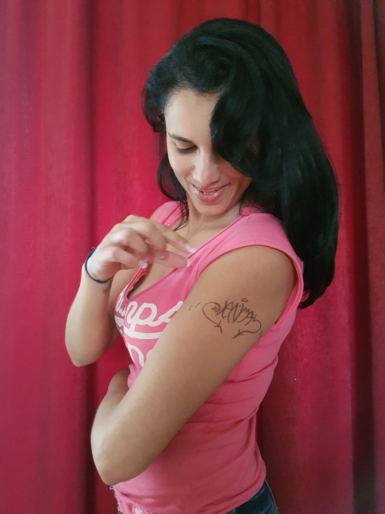 Sandra Alves who helped me with joining me while I was picking up graff again and also helped develop the last missing part of my tag @ Studio Svenimal (svenimal.art) 2017